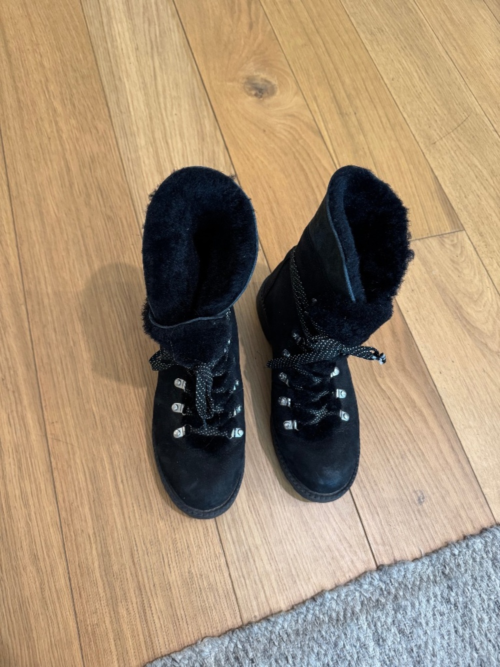 J Crew black fur lined boots size 7-1/2